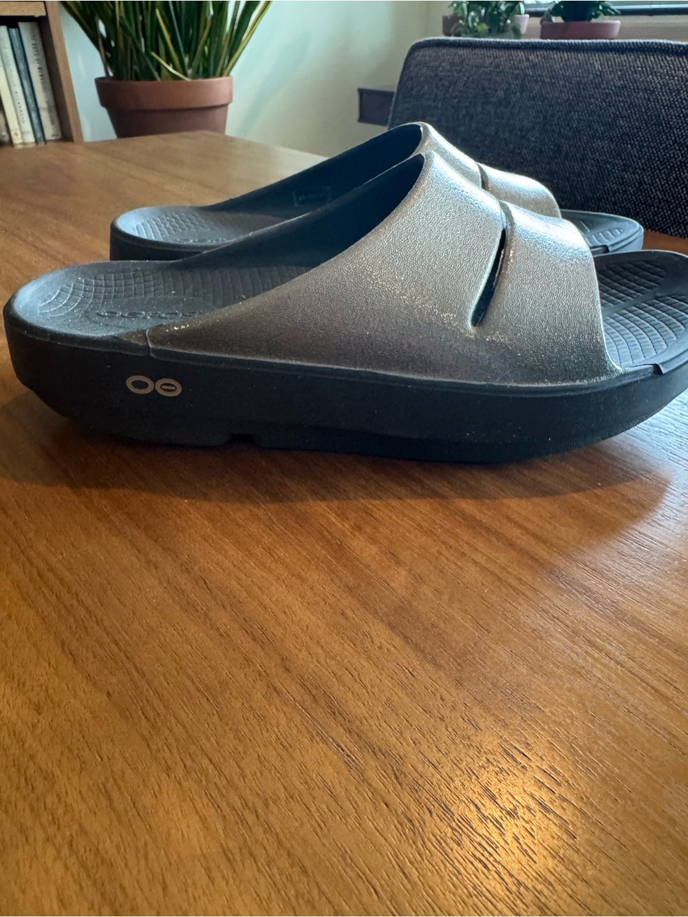 OOFOS Women's Slide Sandal in Metallic Charcoal and Black